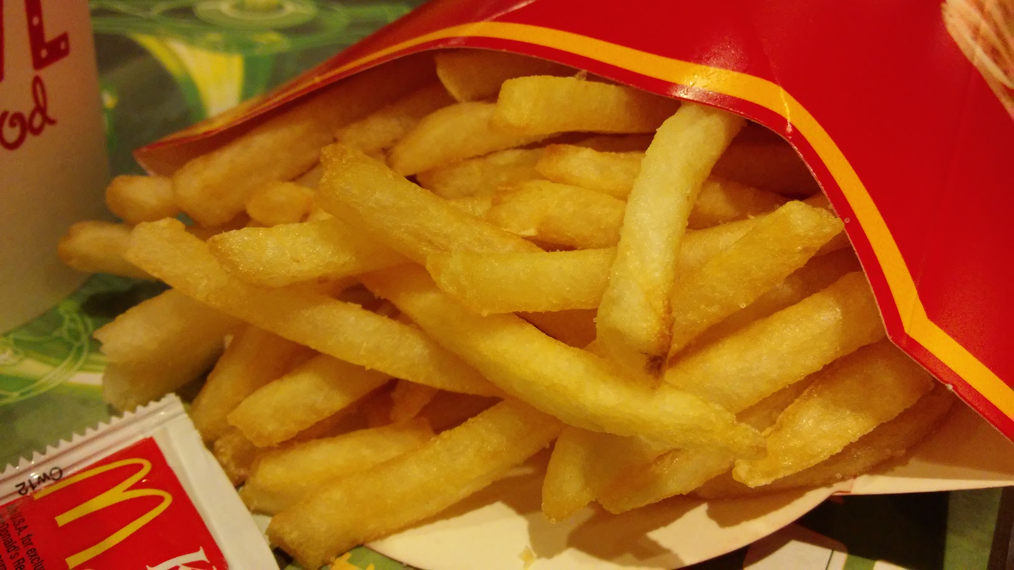 HK_Kln_Bay_Telford_Plaza_McDonalds_Restaurant_food_French_fries_Nov-2014_LG2